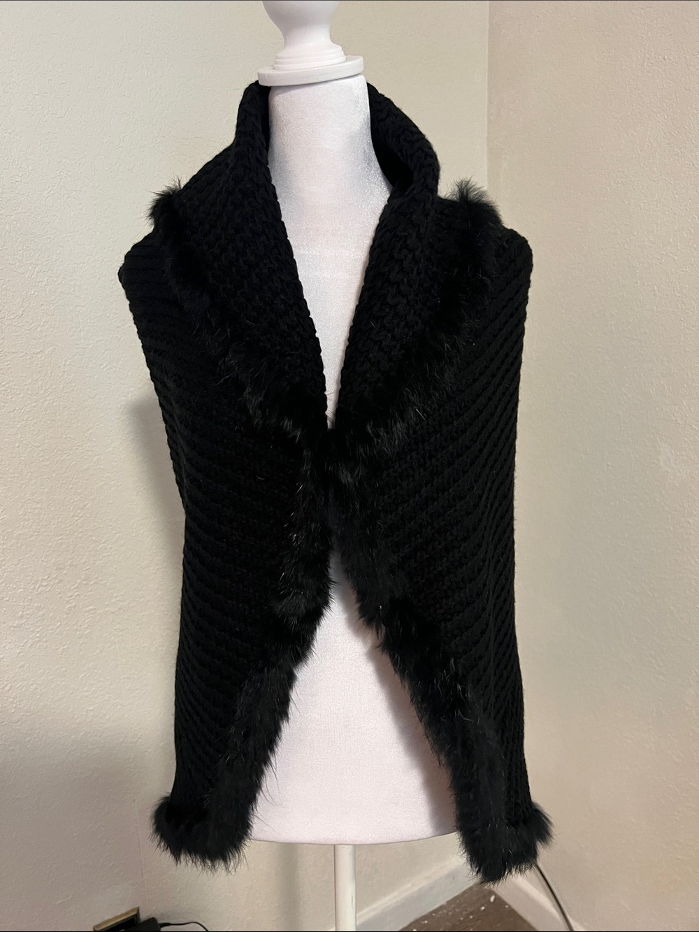 Stella + Lorenzo Black Faux Fur Trim Knit Shawl Wrap